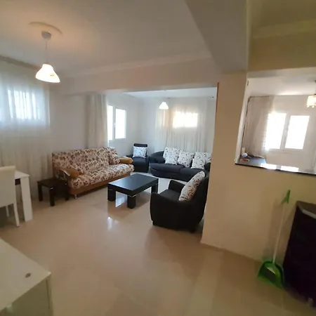 Ada Residence 8 *